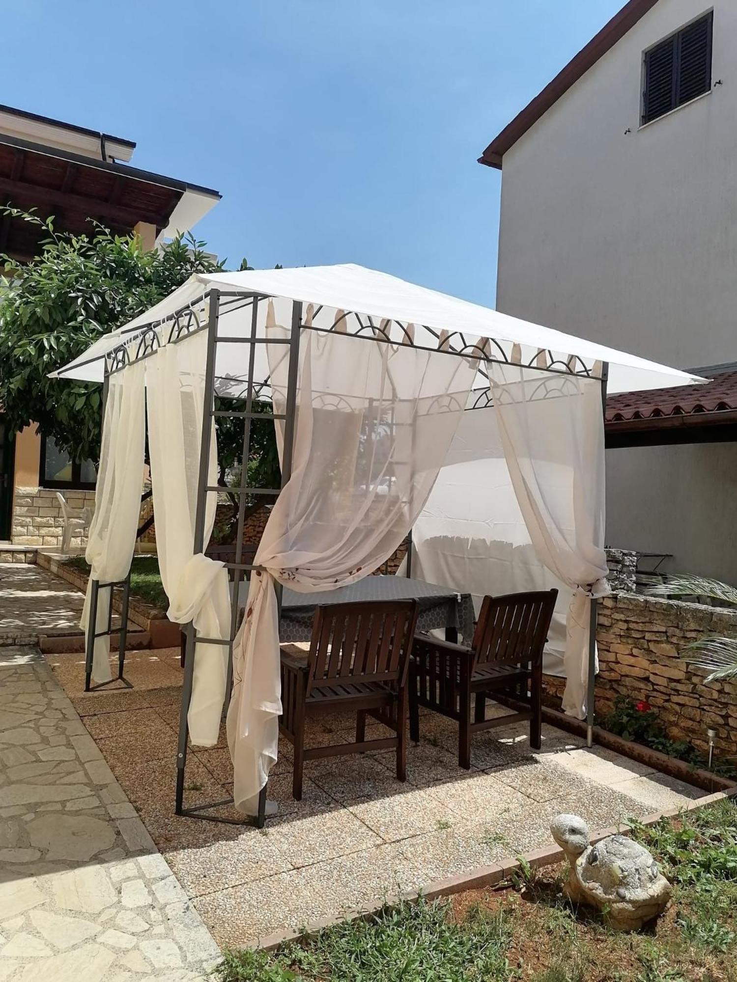 Slim Apartman I Sobe Medulin Exterior foto